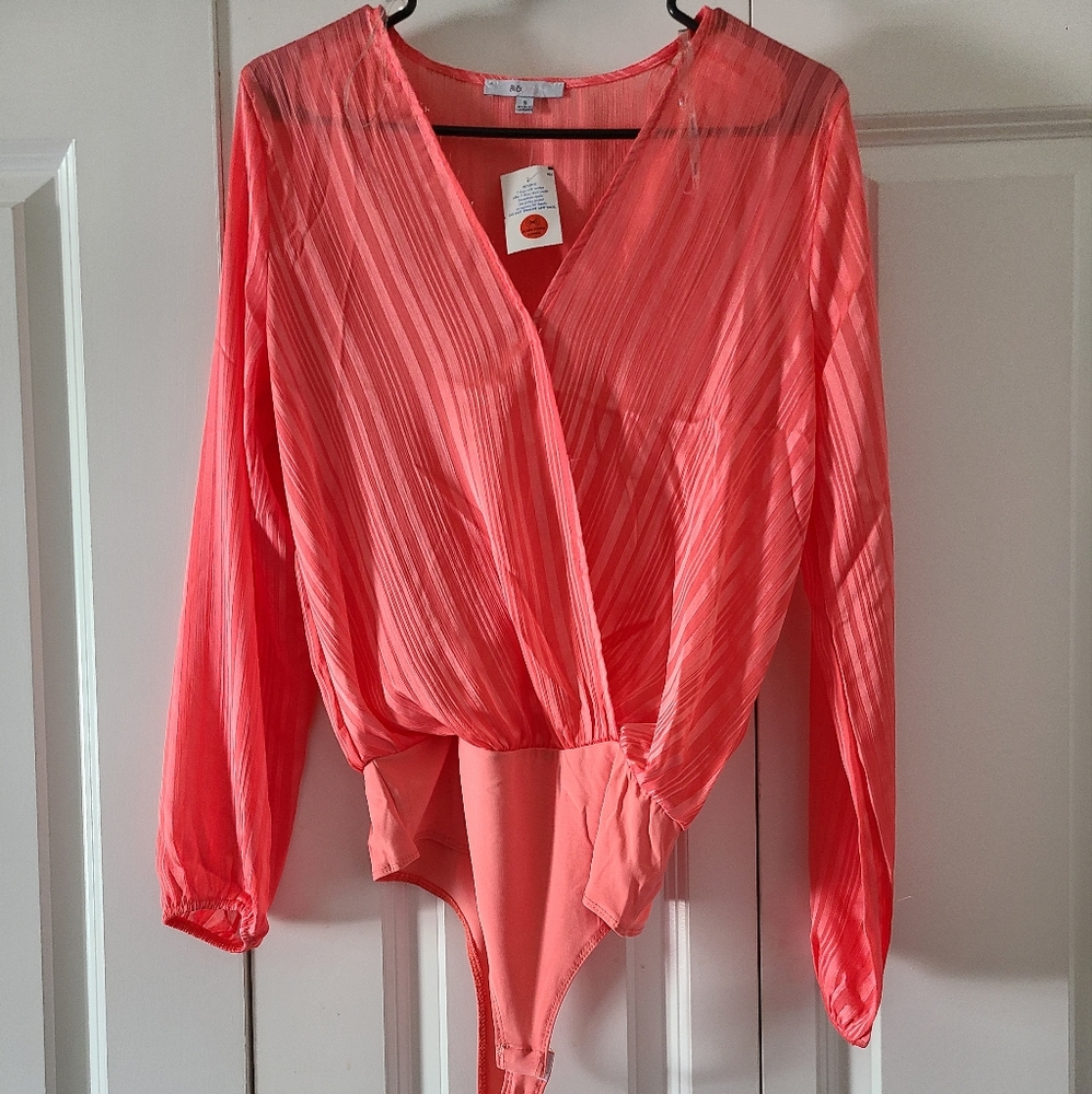 COPY - 🍑 NWT peach colored vneck body suit